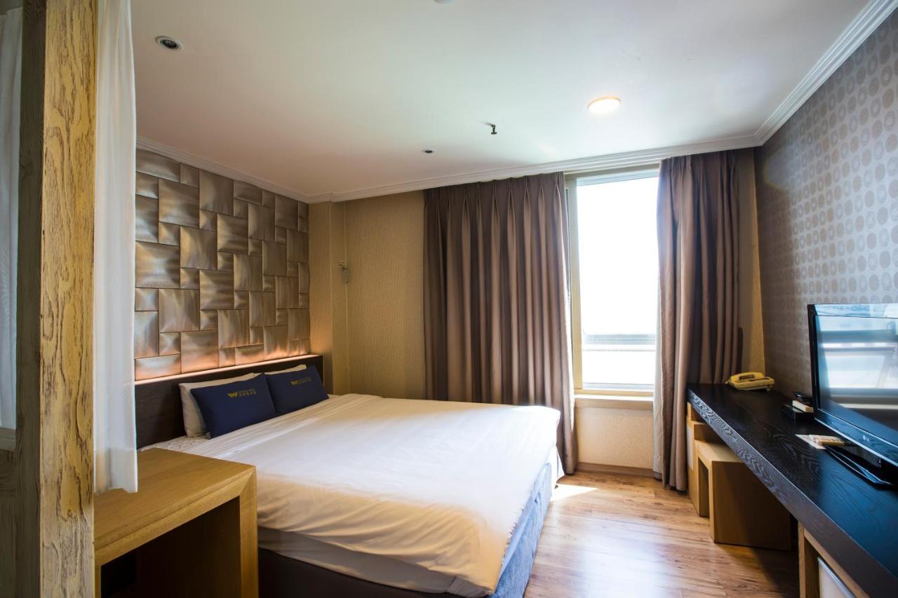 Central Hotel Чангуон Екстериор снимка