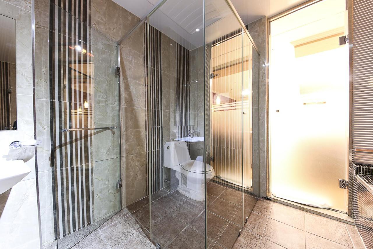 Central Hotel Чангуон Екстериор снимка