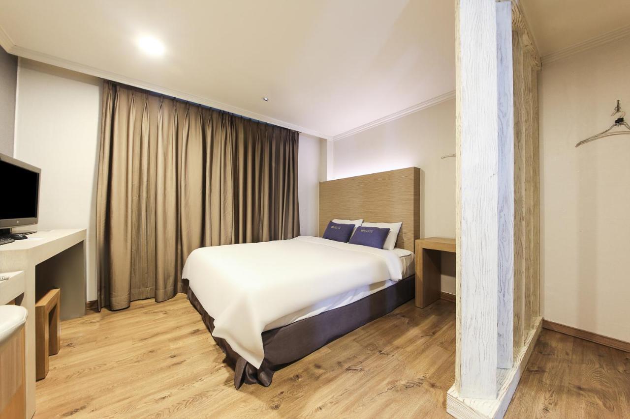 Central Hotel Чангуон Екстериор снимка