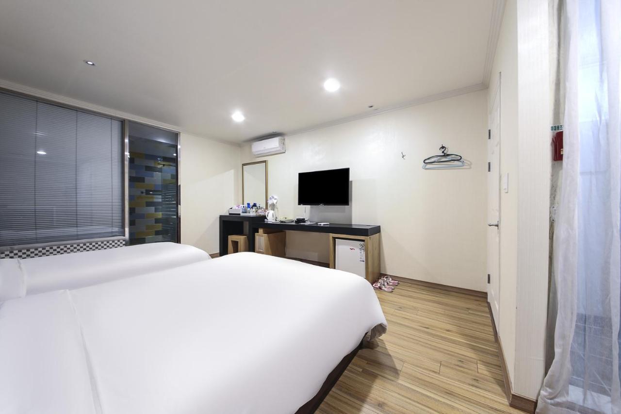 Central Hotel Чангуон Екстериор снимка