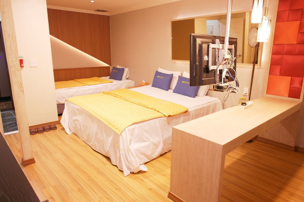 Central Hotel Чангуон Екстериор снимка