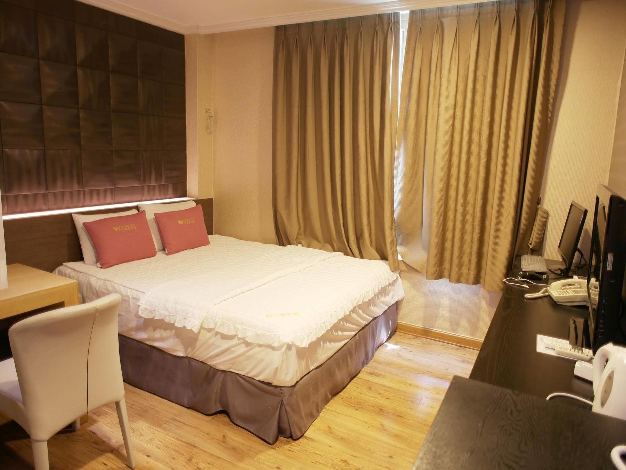 Central Hotel Чангуон Екстериор снимка